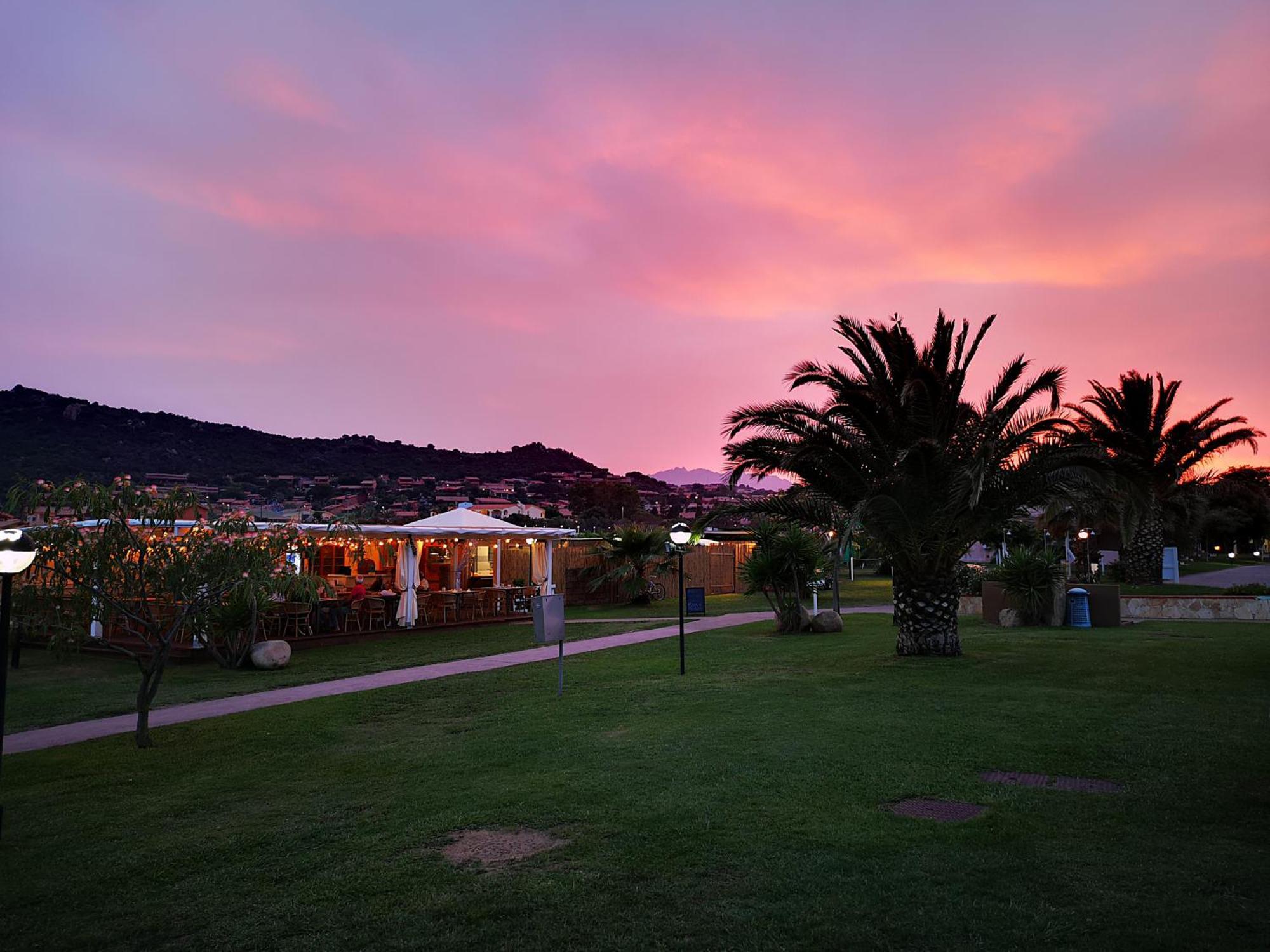 Rey Beach Club Monte Nai Extérieur photo