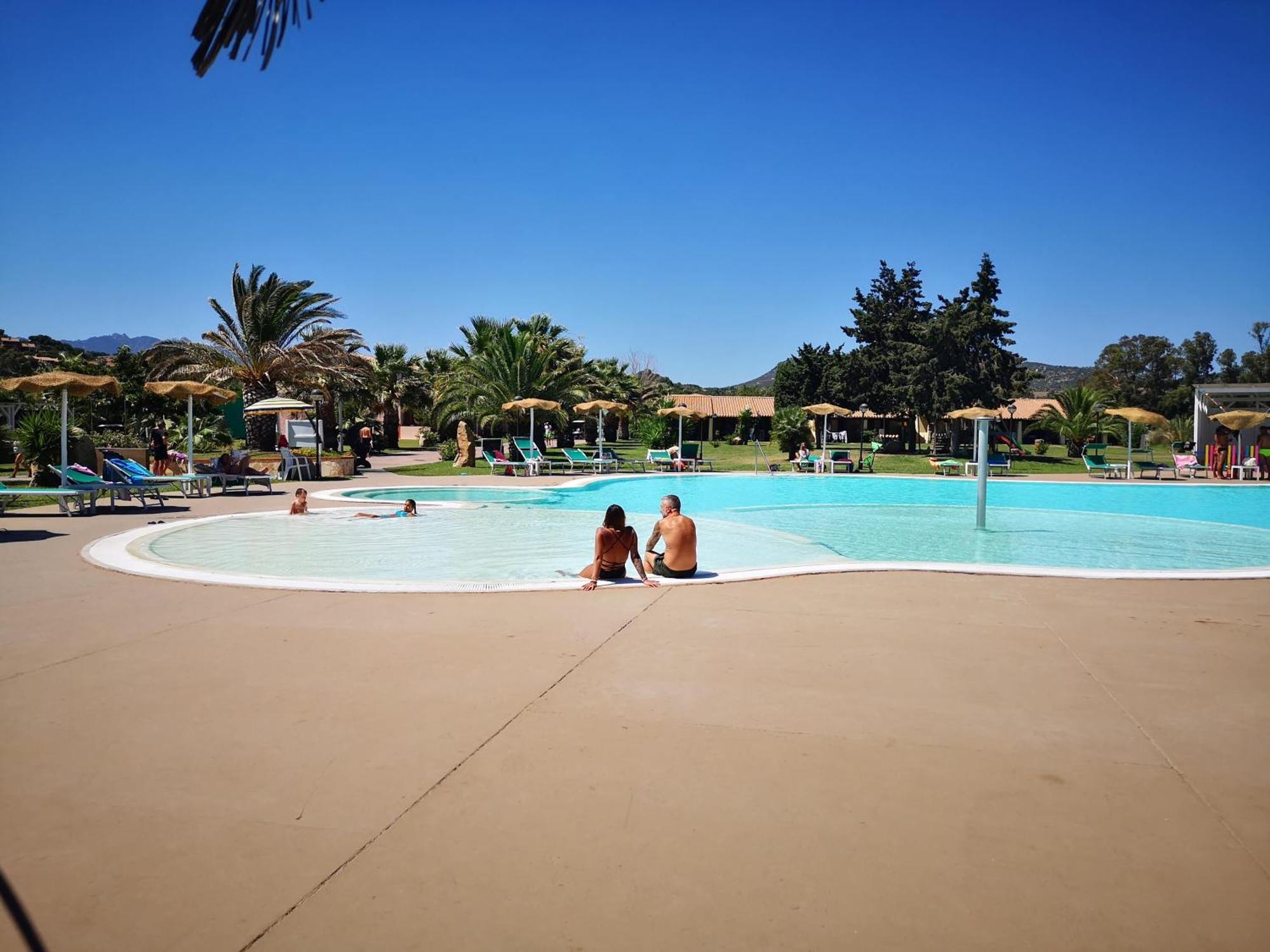 Rey Beach Club Monte Nai Extérieur photo
