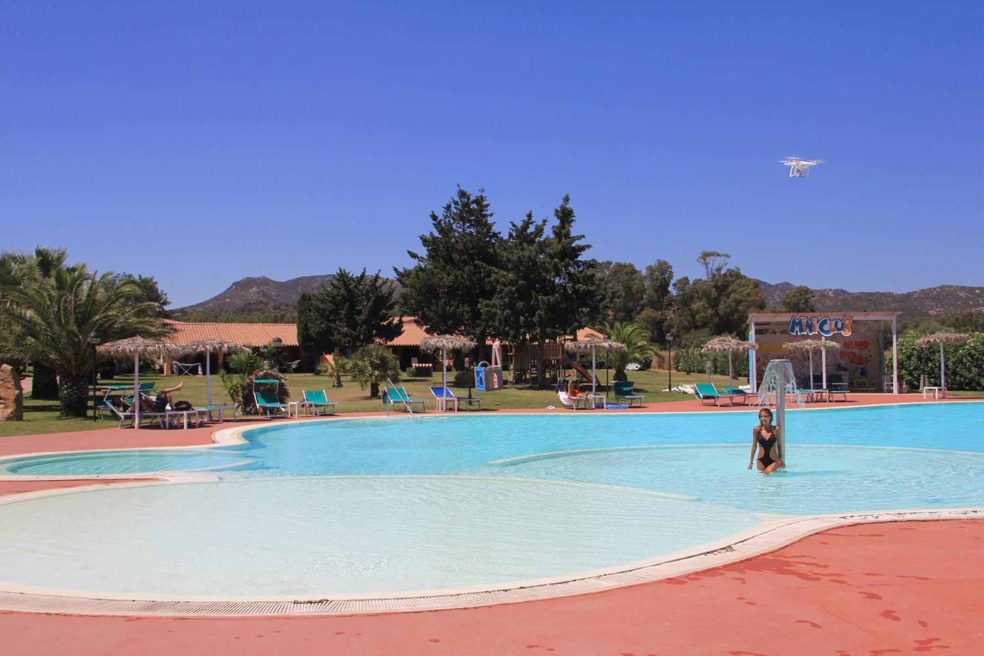 Rey Beach Club Monte Nai Extérieur photo